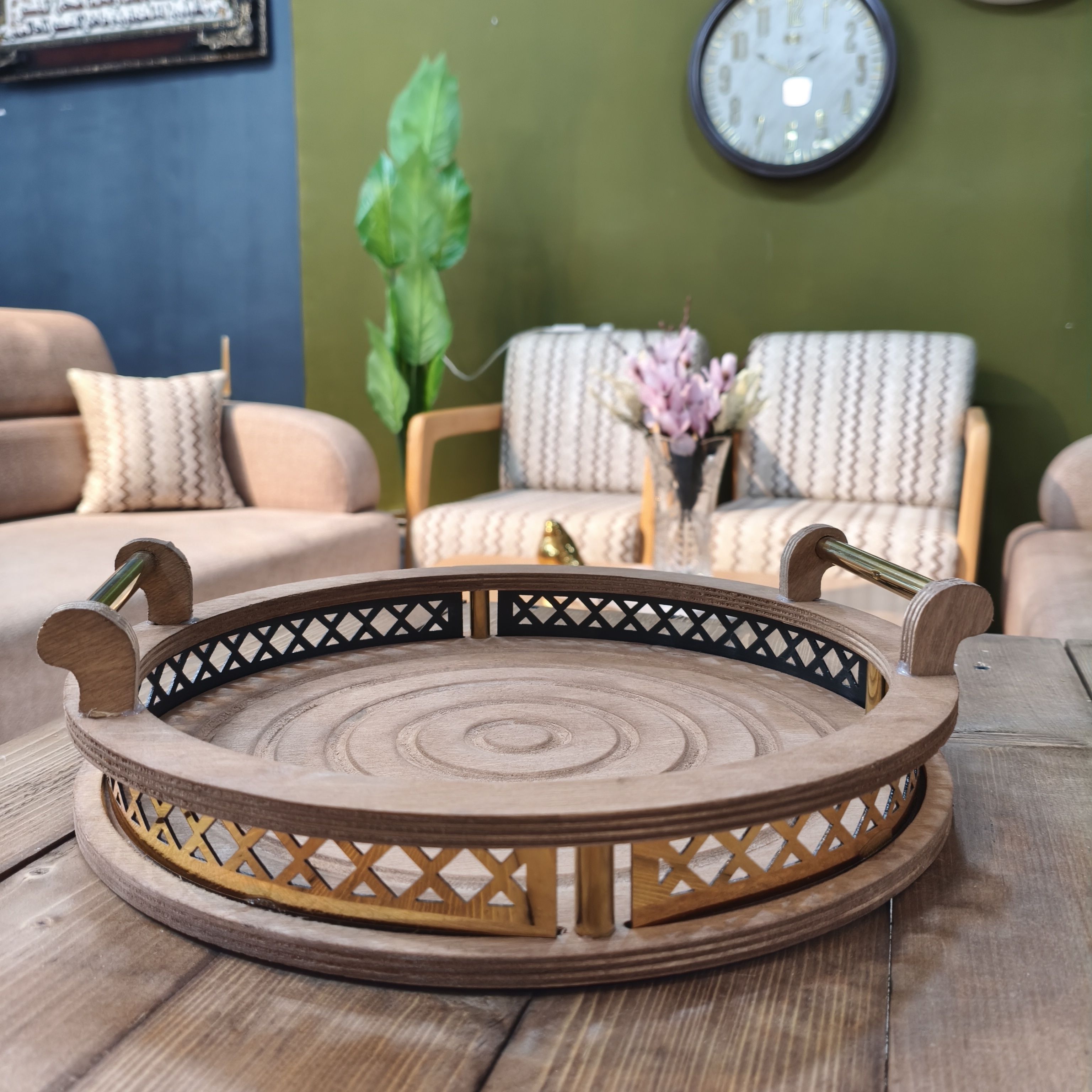 سینی گرد طلایی